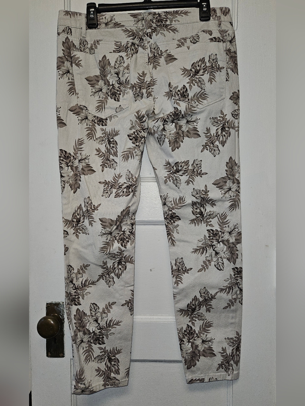 Metaphor Beige Floral-Print Pants 12 - Picture 5 of 7